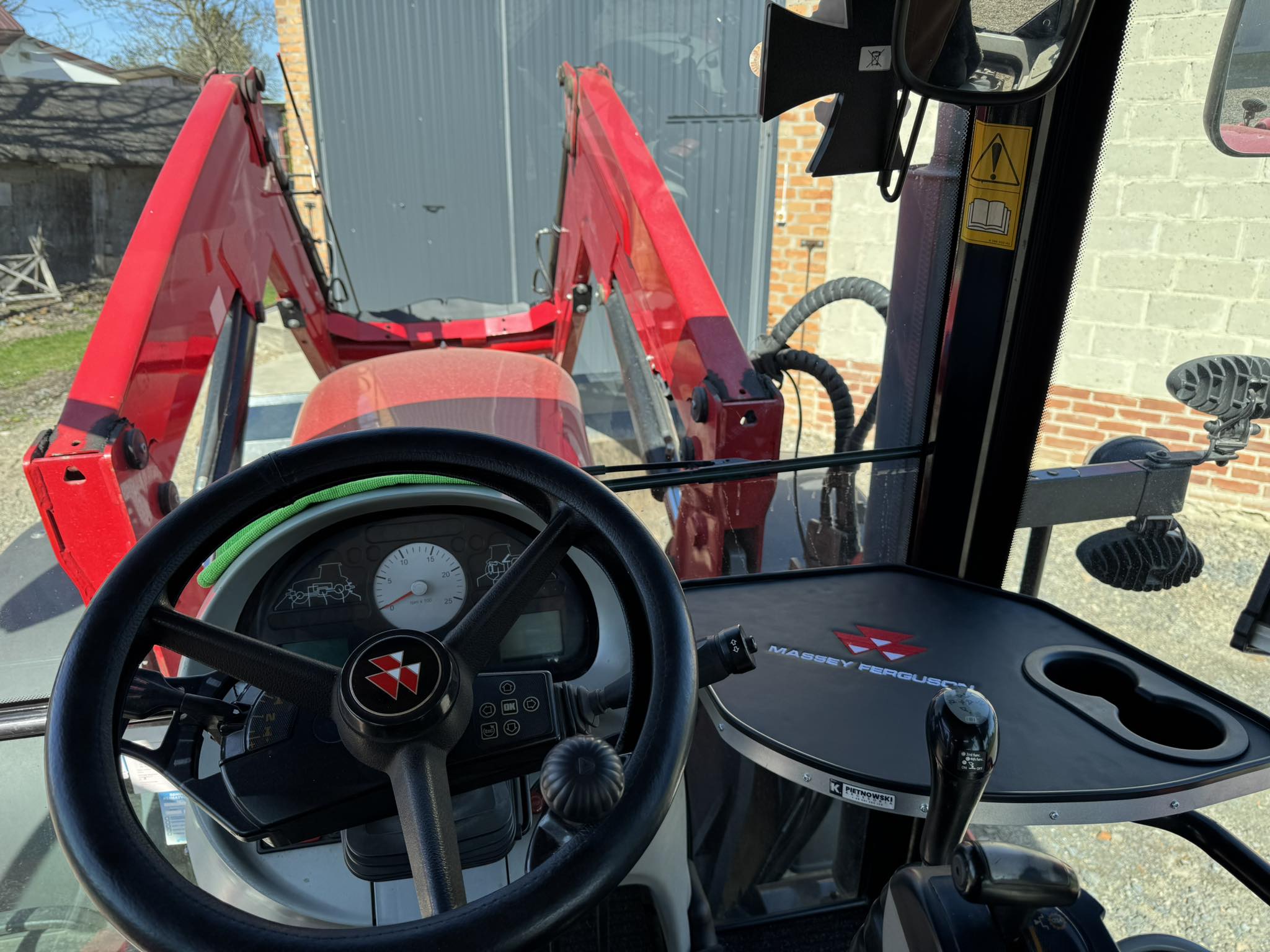 Massey Ferguson 6400 Traktorbord