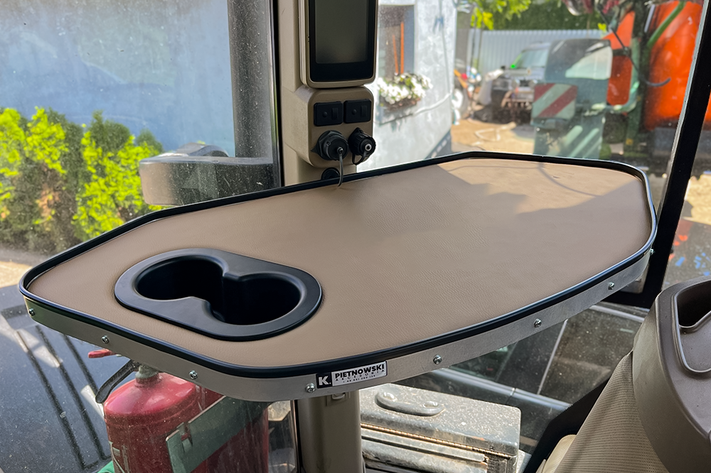 John Deere 8R Tractor Desk