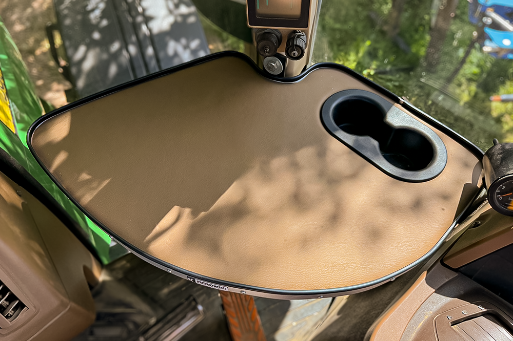 John Deere 7 & 8 Tractor Tables
