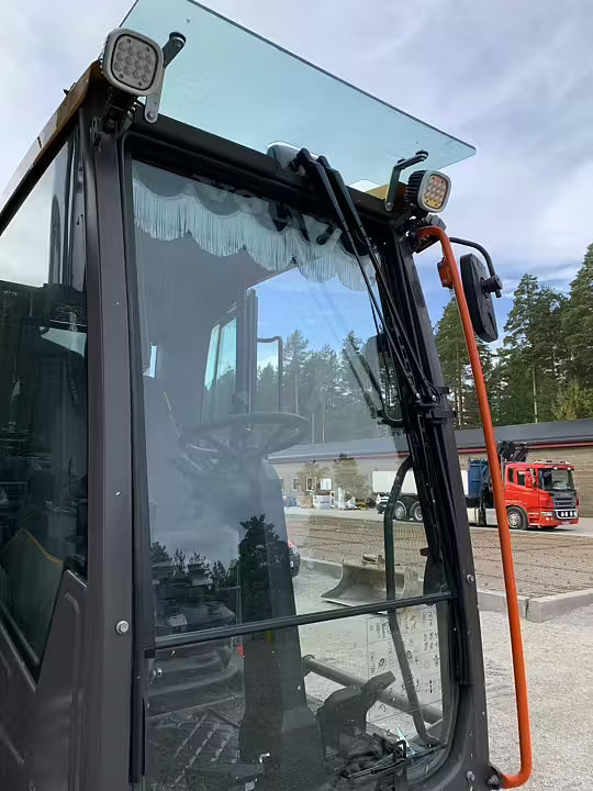 Kurvigframrutegardin Grävmaskin Universal