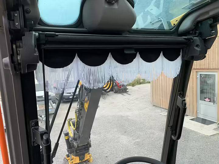 Kurvigframrutegardin Grävmaskin Universal